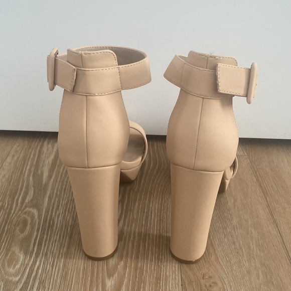 Never worn size 9 Dream Pairs heels - Picture 2 of 5